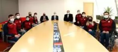 Mustafa Cengiz, Galatasaray Tekerlekli Sandalye Basketbol Takımı ile buluştu Mustafa Cengiz, Galatasaray Tekerlekli Sandalye Basketbol Takımı ile buluştu
