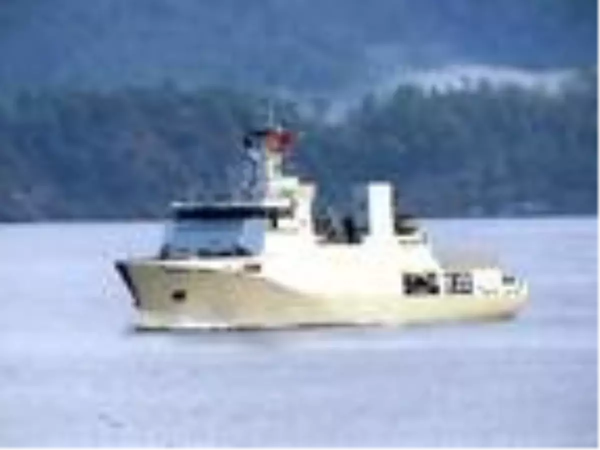 Pakistan korvetinin komuta kademesinden Aksaz'a ziyaret