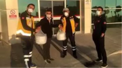 Sağlık çalışanlarına esnaftan tatlı ikramı Sağlık çalışanlarına esnaftan tatlı ikramı