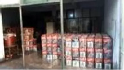 Salihli'de 5 bin 494 litre yağ türevli akaryakıt ele geçirildi Salihli'de 5 bin 494 litre yağ türevli akaryakıt ele geçirildi