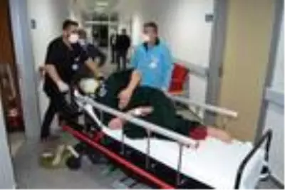 Yolun ortasındaki lastiğe çarpmak istemeyen sürücünün aracı şarampole devrildi: Minik Meryem yaşamını yitirdi Yolun ortasındaki lastiğe çarpmak istemeyen sürücünün aracı şarampole devrildi: Minik Meryem yaşamını yitirdi