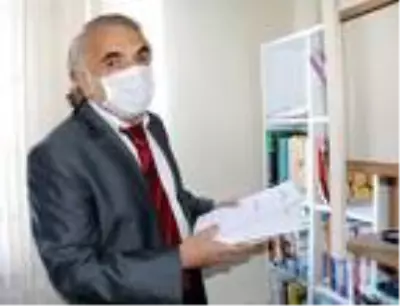 Son Dakika | 'Tavuk karası' nedeniyle az gören öğretmen, düz memur yapılınca hukuk mücadelesi başlattı Son Dakika | 'Tavuk karası' nedeniyle az gören öğretmen, düz memur yapılınca hukuk mücadelesi başlattı