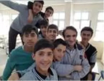 Son Dakika | 'Tavuk karası' nedeniyle az gören öğretmen, düz memur yapılınca hukuk mücadelesi başlattı Son Dakika | 'Tavuk karası' nedeniyle az gören öğretmen, düz memur yapılınca hukuk mücadelesi başlattı