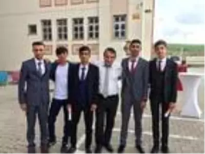 Son Dakika | 'Tavuk karası' nedeniyle az gören öğretmen, düz memur yapılınca hukuk mücadelesi başlattı Son Dakika | 'Tavuk karası' nedeniyle az gören öğretmen, düz memur yapılınca hukuk mücadelesi başlattı