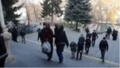 Kütahya'da tefecilik iddiasıyla 8 şüpheli yakalandı Kütahya'da tefecilik iddiasıyla 8 şüpheli yakalandı