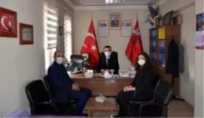 Tercan Kaymakamlığından öğrencilere kaynak kitap desteği Tercan Kaymakamlığından öğrencilere kaynak kitap desteği