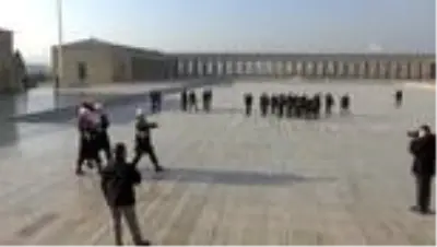 Türkiye Sakatlar Konfederasyonu üyeleri, Anıtkabir'i ziyaret etti Türkiye Sakatlar Konfederasyonu üyeleri, Anıtkabir'i ziyaret etti