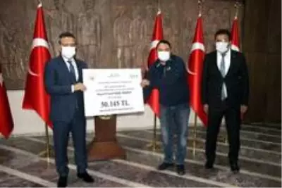 Vali Aksoy, 5 engelliye hibe çeklerini teslim etti Vali Aksoy, 5 engelliye hibe çeklerini teslim etti