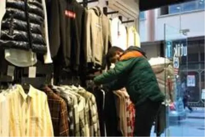 Virüs giyim sektörünü vurdu, kışlıklar tezgahlarda kaldı Virüs giyim sektörünü vurdu, kışlıklar tezgahlarda kaldı