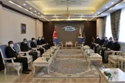 Yangında iş yerleri kullanılamaz hale gelen esnaf için yardım kampanyası Yangında iş yerleri kullanılamaz hale gelen esnaf için yardım kampanyası