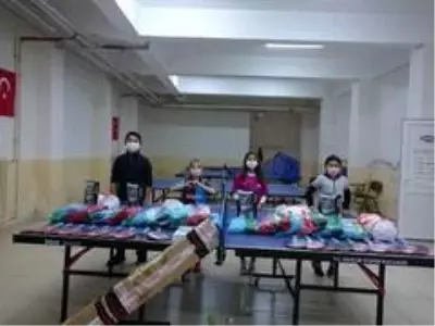 Altınordu'da 3 bin sporcuya spor malzemesi dağıtıldı Altınordu'da 3 bin sporcuya spor malzemesi dağıtıldı