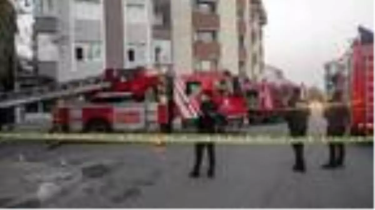 Bahçelievler'de binanın elektrik panosu yandı 4 kişi dumandan etkilendi