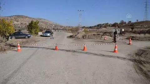 Bir belde ve iki köy karantinaya alındı Bir belde ve iki köy karantinaya alındı