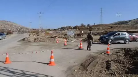 Bir belde ve iki köy karantinaya alındı Bir belde ve iki köy karantinaya alındı
