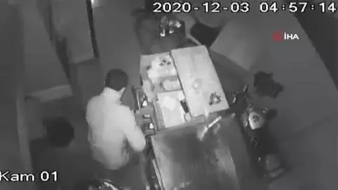 Son dakika haberi: Bir gecede 2 iş yerinden hırsızlık yaptı...O anlar kamerada