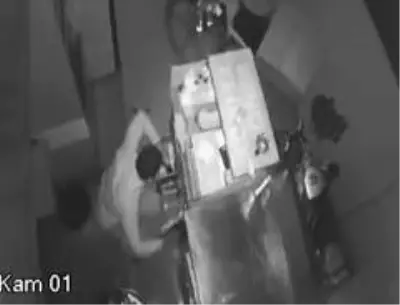 Son dakika haberi: Bir gecede 2 iş yerinden hırsızlık yaptı...O anlar kamerada