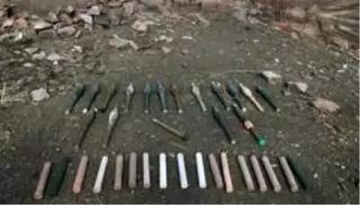 Van'da teröristlere ait roketatar mühimmatı ele geçirildi Van'da teröristlere ait roketatar mühimmatı ele geçirildi