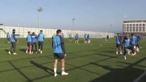 Çaykur Rizespor Teknik Direktörü Tomas: 'Fatih Karagümrük maçında toparlanıp eski tempomuzu yakalamalıyız' Çaykur Rizespor Teknik Direktörü Tomas: 'Fatih Karagümrük maçında toparlanıp eski tempomuzu yakalamalıyız'