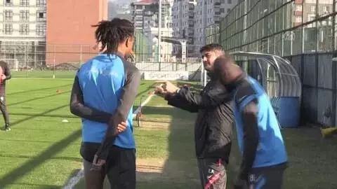 Çaykur Rizespor Teknik Direktörü Tomas: 'Fatih Karagümrük maçında toparlanıp eski tempomuzu yakalamalıyız' Çaykur Rizespor Teknik Direktörü Tomas: 'Fatih Karagümrük maçında toparlanıp eski tempomuzu yakalamalıyız'