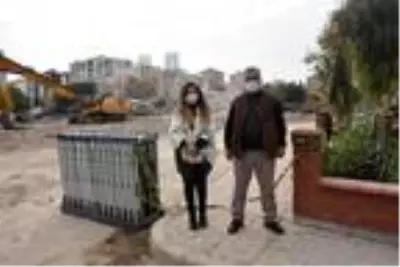 Son dakika haberi! Depremde hasar gören binaların yıkımından yükselen toza esnaf tepkisi Son dakika haberi! Depremde hasar gören binaların yıkımından yükselen toza esnaf tepkisi