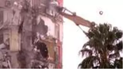 Depremin ardından ağır hasarlı binalardan 58'inin yıkımı tamamlandı Depremin ardından ağır hasarlı binalardan 58'inin yıkımı tamamlandı