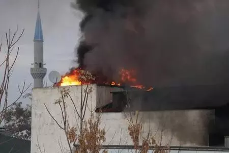 Deterjan fabrikasında yangın, dumanlar gökyüzüne yükseldi (2) Deterjan fabrikasında yangın, dumanlar gökyüzüne yükseldi (2)
