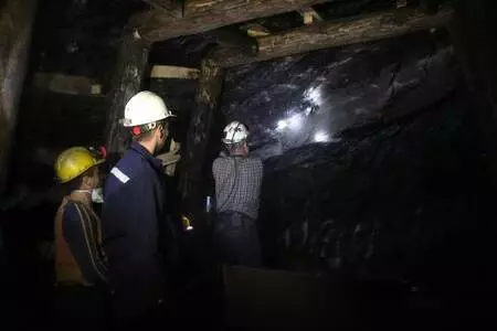 Dünya Madenciler Günü'nde yerin altında mesai Dünya Madenciler Günü'nde yerin altında mesai
