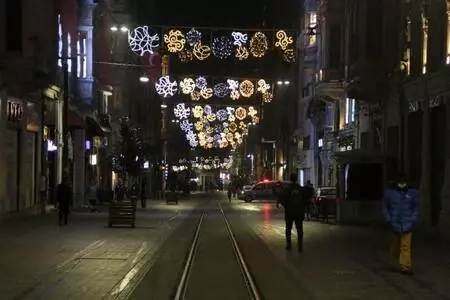 Hafta sonu sokağa çıkma kısıtlaması başladı