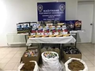Son dakika haberleri: İstanbul'da dev operasyon: 1 buçuk ton kaçak tütün ele geçirildi Son dakika haberleri: İstanbul'da dev operasyon: 1 buçuk ton kaçak tütün ele geçirildi