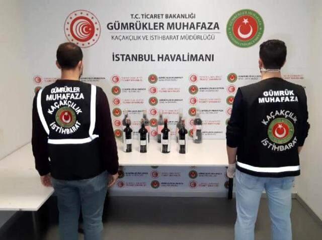 İstanbul Havalimanı'nda değeri 13 milyon 800 bin lira olan 17 kilogram sıvı kokain ele geçirildi İstanbul Havalimanı'nda değeri 13 milyon 800 bin lira olan 17 kilogram sıvı kokain ele geçirildi