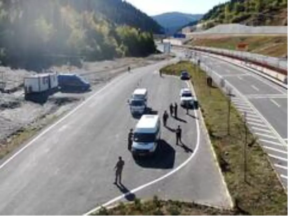 Jandarma ekipleri, drone destekli trafik denetimi yaptı