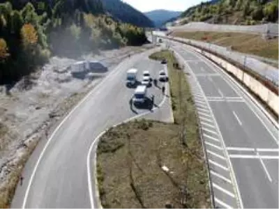 Jandarma ekipleri, drone destekli trafik denetimi yaptı