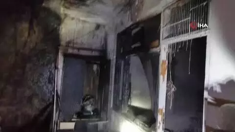 Komşusu balkonda mangal yaktı, 5 muhabbet kuşu telef oldu Komşusu balkonda mangal yaktı, 5 muhabbet kuşu telef oldu