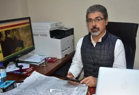 Prof. Dr. Sözbilir: İzmir'de 5'in üstündeki deprem tehlike yaratır Prof. Dr. Sözbilir: İzmir'de 5'in üstündeki deprem tehlike yaratır