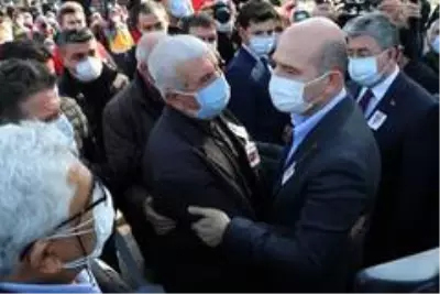 Şehit polisi çocukları ve babası tabutunu öperek uğurladı