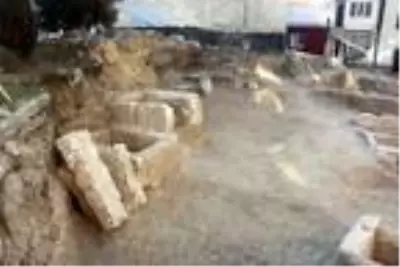 Tarihi kalıntılar çıkınca inşaat durdu Tarihi kalıntılar çıkınca inşaat durdu