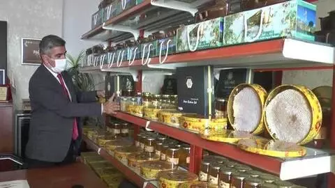 Terörden arındırılan yaylalarda üretilen ballar 'Faraşin' adıyla markalaşacak Terörden arındırılan yaylalarda üretilen ballar 'Faraşin' adıyla markalaşacak