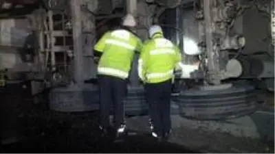 Topkapı Alt Geçidi'nde hafriyat kamyoneti devrildi: 1 yaralı Topkapı Alt Geçidi'nde hafriyat kamyoneti devrildi: 1 yaralı