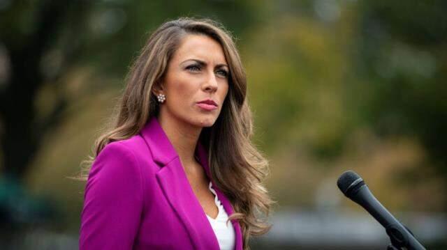 Trump yönetiminden bir istifa daha! Son isim Beyaz Saray İletişim Direktörü Farah oldu Trump yönetiminden bir istifa daha! Son isim Beyaz Saray İletişim Direktörü Farah oldu
