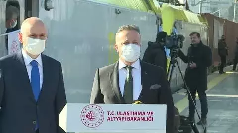 Türkiye'den Çin'e gidecek ilk ihracat treni İstanbul'dan uğurlandı (3) Türkiye'den Çin'e gidecek ilk ihracat treni İstanbul'dan uğurlandı (3)