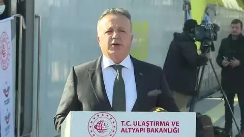 Türkiye'den Çin'e gidecek ilk ihracat treni İstanbul'dan uğurlandı (3) Türkiye'den Çin'e gidecek ilk ihracat treni İstanbul'dan uğurlandı (3)