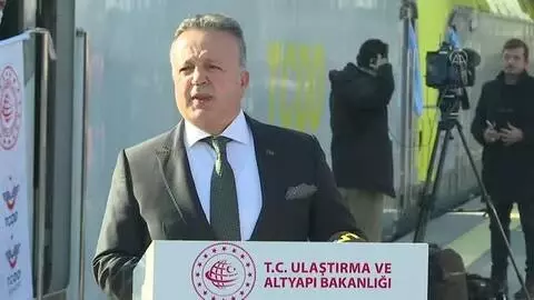 Türkiye'den Çin'e gidecek ilk ihracat treni İstanbul'dan uğurlandı (3) Türkiye'den Çin'e gidecek ilk ihracat treni İstanbul'dan uğurlandı (3)
