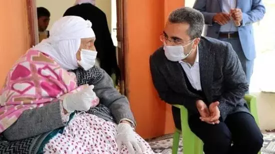 Türkiye'nin en yaşlı kadını olan Emine Baytar, hayatını kaybetti Türkiye'nin en yaşlı kadını olan Emine Baytar, hayatını kaybetti