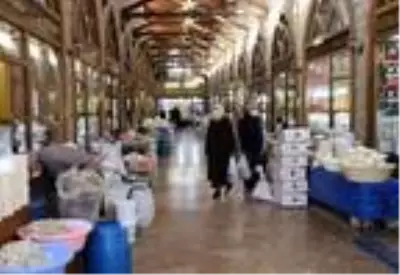 Van'da sokağa çıkma kısıtlaması öncesi çarşı ve pazarlarda yoğunluk Van'da sokağa çıkma kısıtlaması öncesi çarşı ve pazarlarda yoğunluk