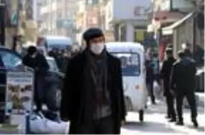 Van'da sokağa çıkma kısıtlaması öncesi çarşı ve pazarlarda yoğunluk Van'da sokağa çıkma kısıtlaması öncesi çarşı ve pazarlarda yoğunluk