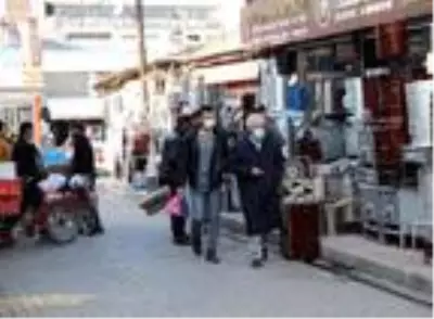 Van'da sokağa çıkma kısıtlaması öncesi çarşı ve pazarlarda yoğunluk Van'da sokağa çıkma kısıtlaması öncesi çarşı ve pazarlarda yoğunluk