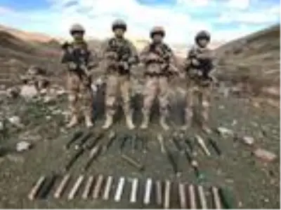 Van'da teröristlere ait roketatar mühimmatı ele geçirildi Van'da teröristlere ait roketatar mühimmatı ele geçirildi