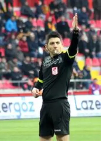 Yaşar Kemal Uğurlu ilk kez Göztepe-Kayserispor maçı yönetecek Yaşar Kemal Uğurlu ilk kez Göztepe-Kayserispor maçı yönetecek