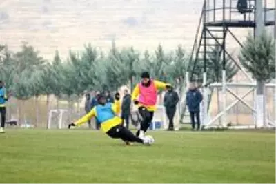 Yeni Malatyaspor'da hedef Başakşehir'i puansız göndermek Yeni Malatyaspor'da hedef Başakşehir'i puansız göndermek
