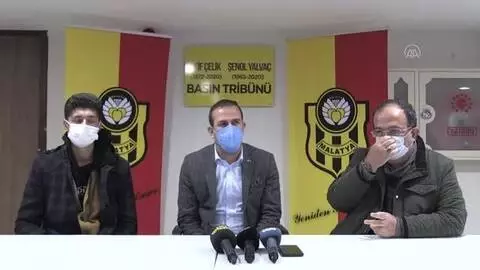 Yeni Malatyaspor, hayatını kaybeden gazetecilerin isimlerini basın tribününe verdi Yeni Malatyaspor, hayatını kaybeden gazetecilerin isimlerini basın tribününe verdi